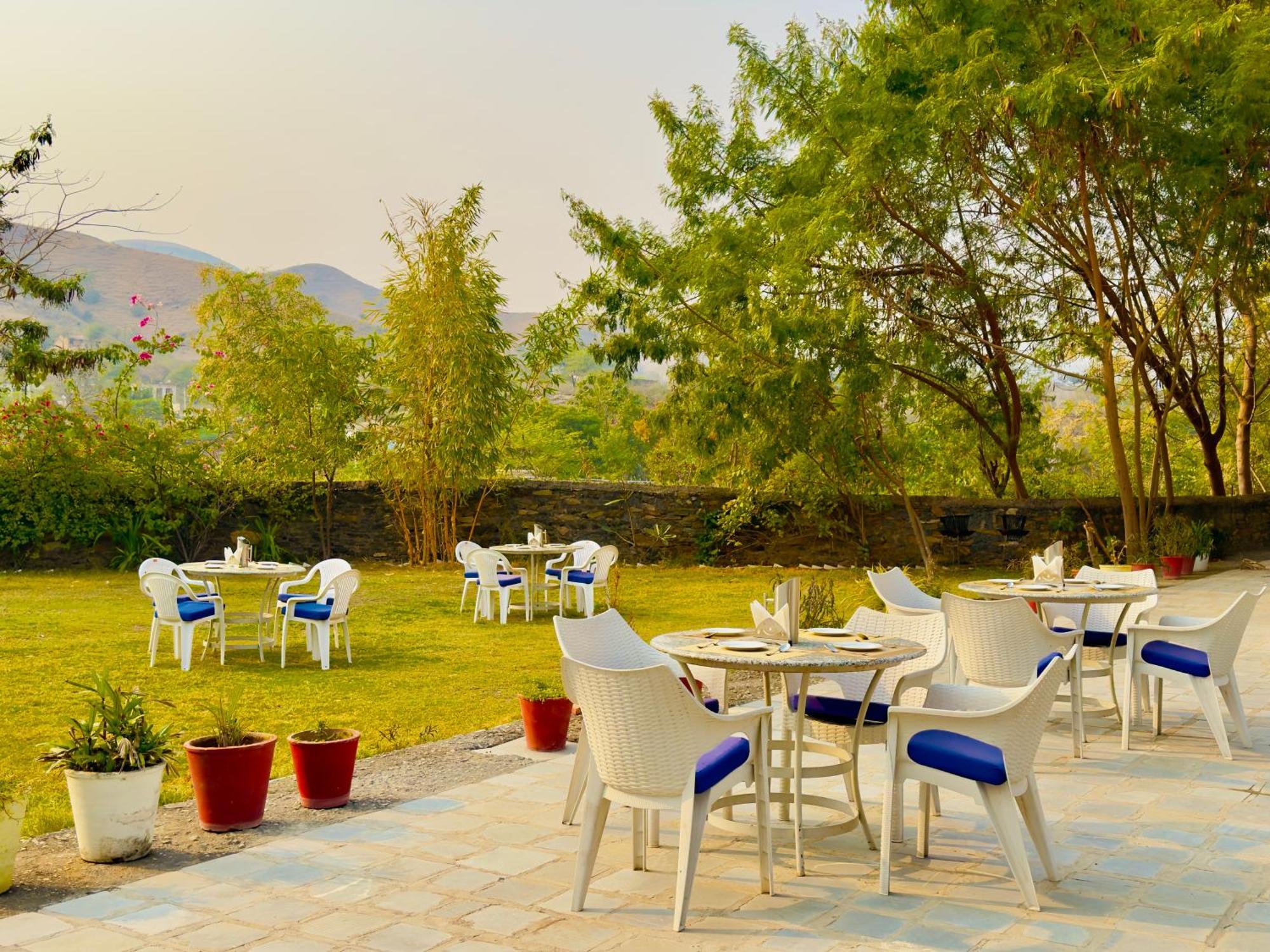 Jag Aravali Resort Udaipur By Naina Staycation - Best For Corporate Events - Family Resort - Swimming Pool - Gardens Udajpur Exteriér fotografie