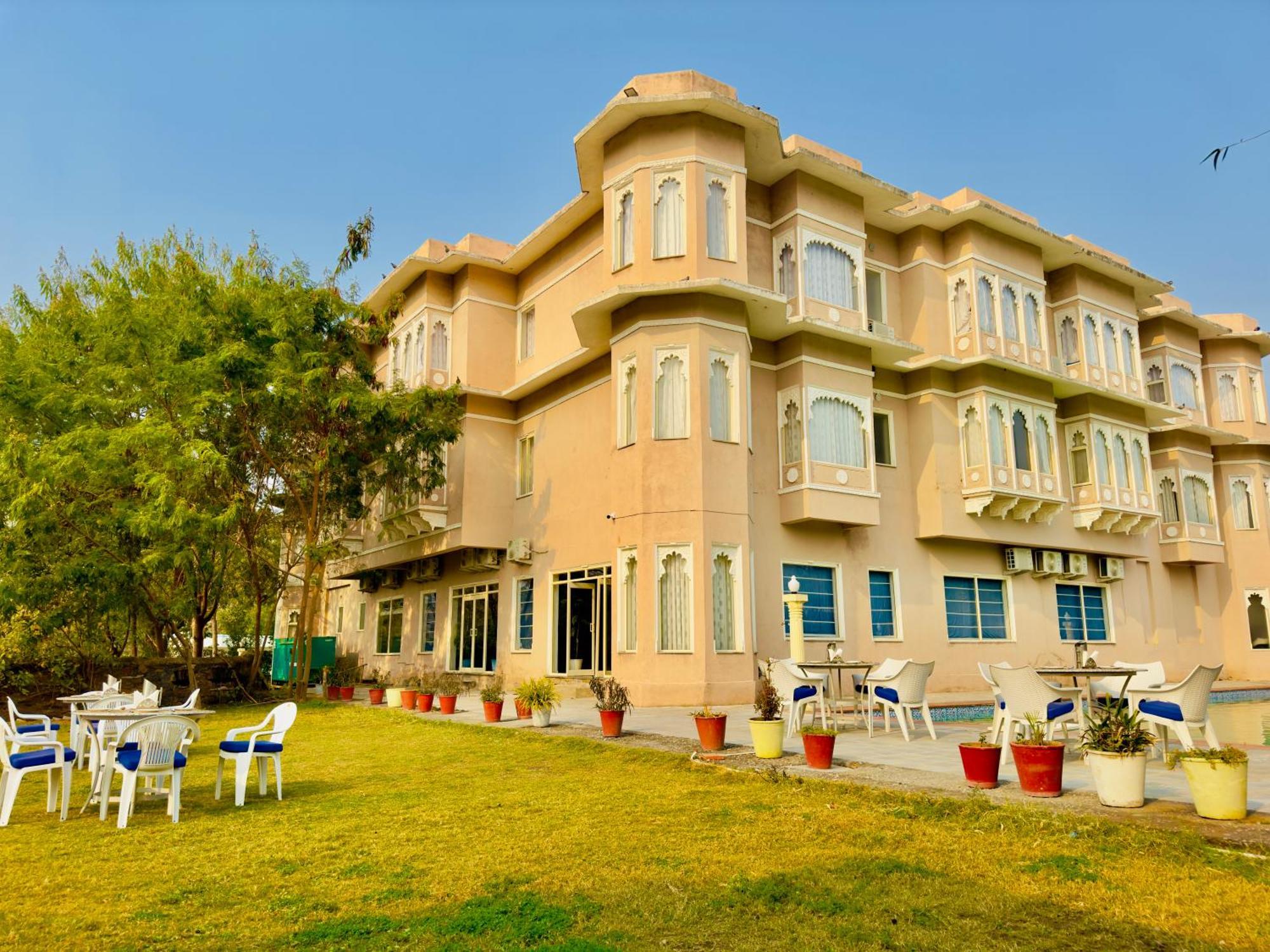 Jag Aravali Resort Udaipur By Naina Staycation - Best For Corporate Events - Family Resort - Swimming Pool - Gardens Udajpur Exteriér fotografie